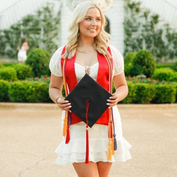 Significant other white graduation dress size 6 - Picture 2 of 3